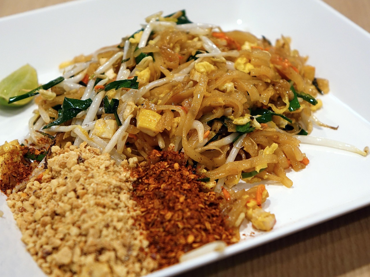stir-fried rice noodles